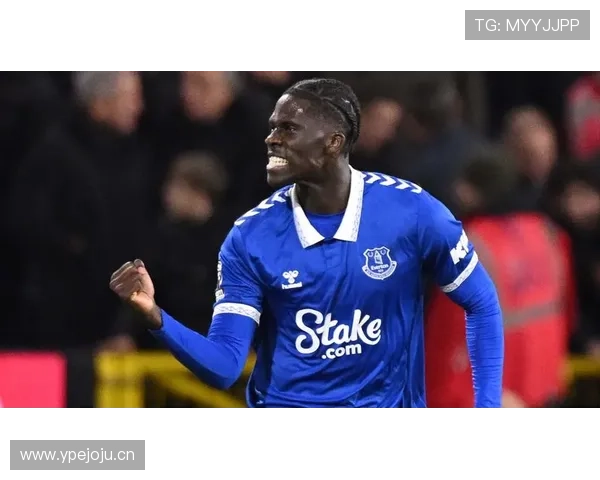 奥纳纳对阵切尔西中场对抗中的身体优势分析 奥纳纳对阵切尔西中场对抗中的身体优势分析