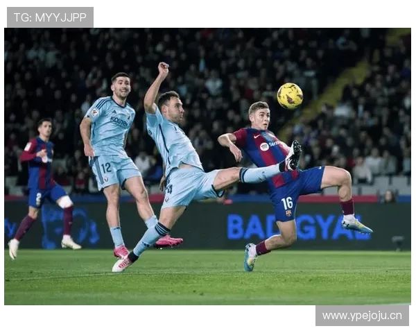 巴萨防线稳定性面临考验,球队阶段性变化影响争冠形势