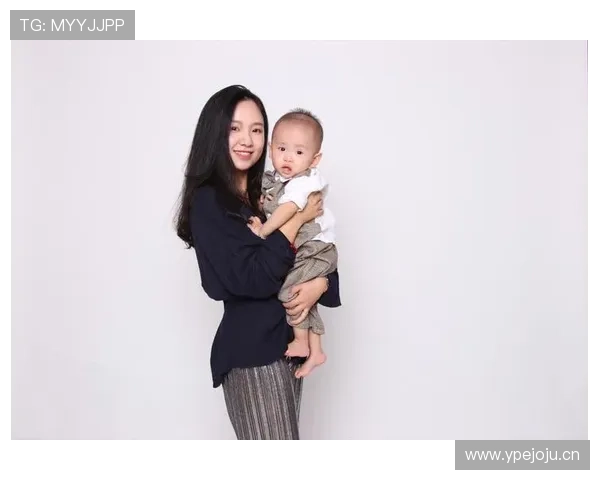 谌龙退役后住进月租八万的顶层复式，每天五点起床给儿子做辅食